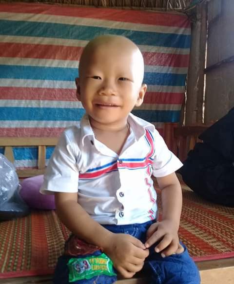 Xót xa cảnh cháu bé 3 tuổi quằn quại trong cơn đau vì ung thư quái ác hành hạ - 4