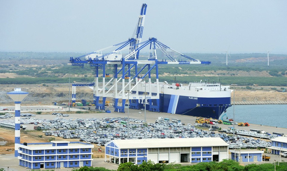 Vay vốn Trung Quốc nước nghèo bị siết nợ suốt 99 năm - 1 Vay vốn Trung Quốc nước nghèo bị siết nợ suốt 99 năm - 1