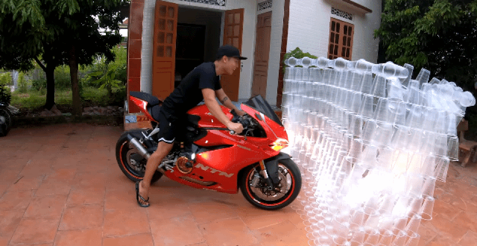 Từ vụ NTN Vlog làm thử thách với nhựa: Vì lợi nhuận bất chấp phản cảm - 2