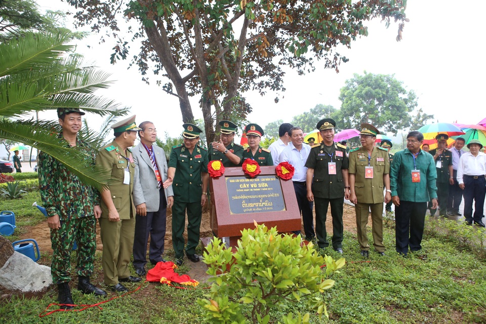 Lực lượng vũ trang Việt Nam - Lào tuần tra song phương trên tuyến biên giới - 5 Lực lượng vũ trang Việt Nam - Lào tuần tra song phương trên tuyến biên giới - 5