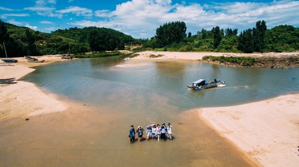 Khám phá đảo Cái Chiên: “Thiên đường bị bỏ quên” ở Quảng Ninh - 2 Khám phá đảo Cái Chiên: “Thiên đường bị bỏ quên” ở Quảng Ninh - 2