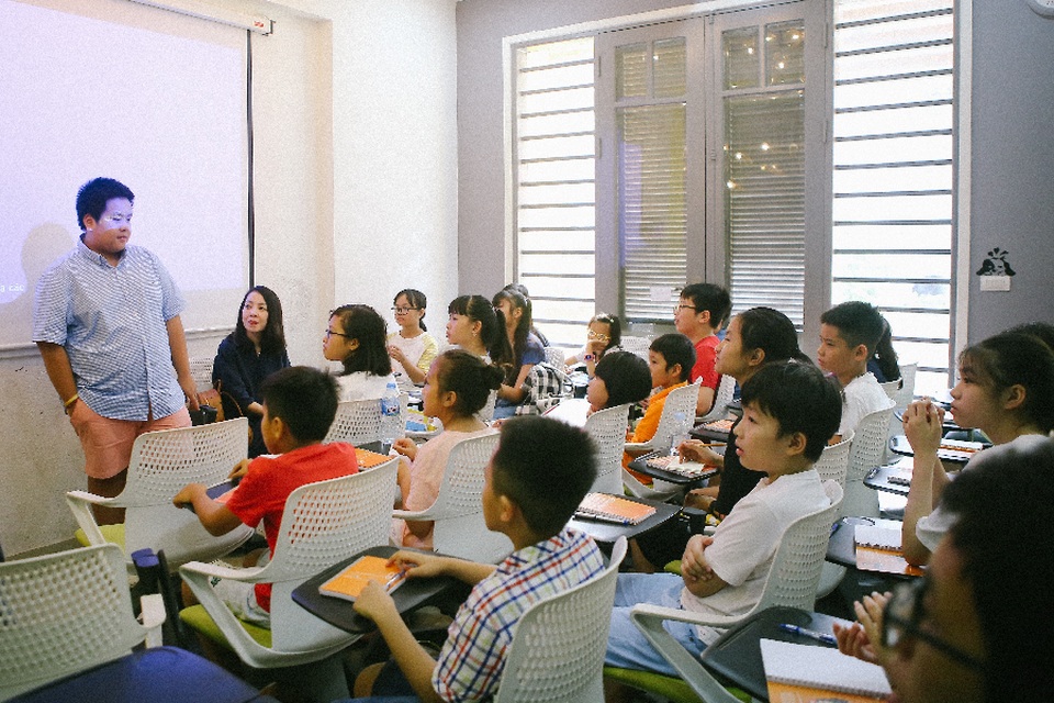 Lớp học Thuyết trình tiếng Anh cùng Đỗ Nhật Nam: Cho đi tri thức, nhận lại yêu thương - 1 Lớp học Thuyết trình tiếng Anh cùng Đỗ Nhật Nam: Cho đi tri thức, nhận lại yêu thương - 1