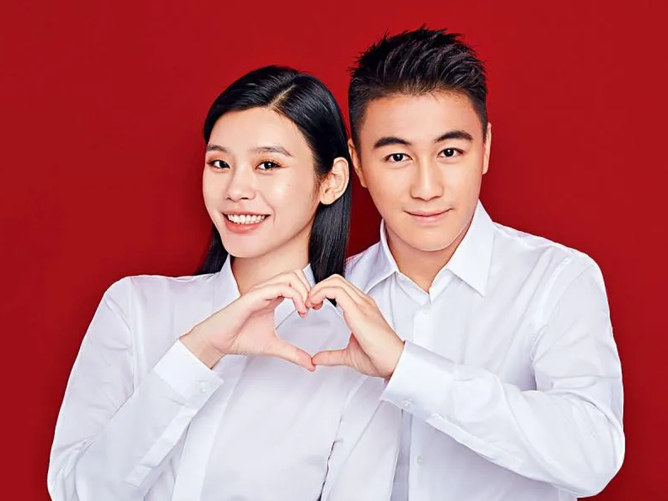 Thiên thần Victoria’s Secret đã mang thai với thiếu gia “Vua sòng bạc Macau” - 4 Thiên thần Victoria’s Secret đã mang thai với thiếu gia “Vua sòng bạc Macau” - 4