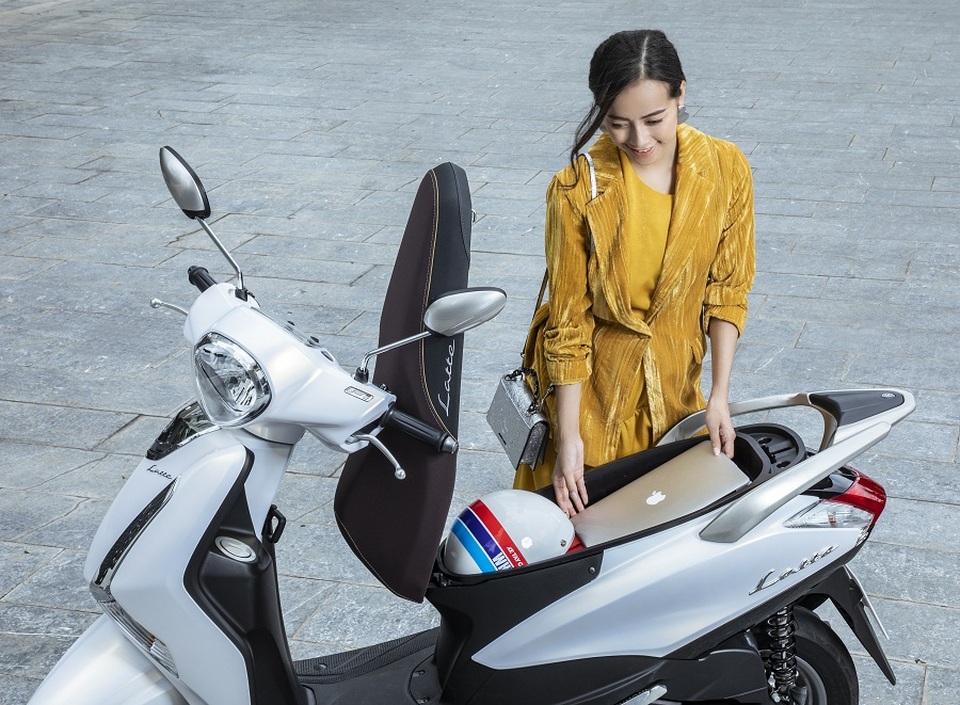 Yamaha Latte mê hoặc phụ nữ hiện đại bởi vẻ sang trọng và sành điệu - 5 Yamaha Latte mê hoặc phụ nữ hiện đại bởi vẻ sang trọng và sành điệu - 5