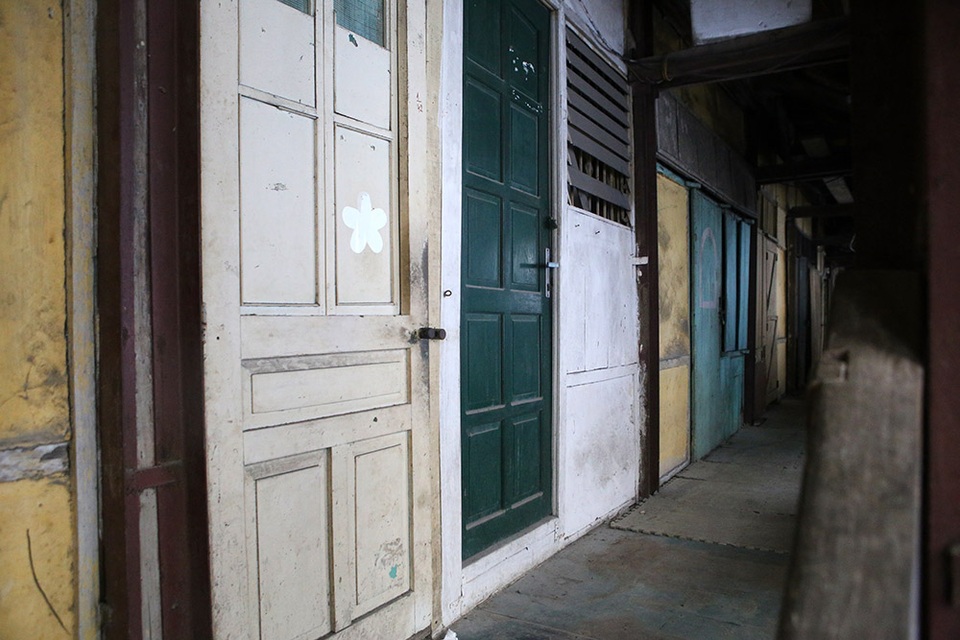 Cuộc sống như từ thế kỷ trước trong khu nhà gỗ ở Hà Nội - 10 Cuộc sống như từ thế kỷ trước trong khu nhà gỗ ở Hà Nội - 10