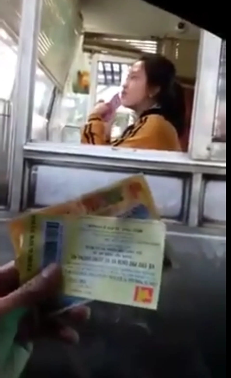 Vụ thu phí xe đi đón hài cốt liệt sĩ: Cựu chiến binh trên xe nói gì? - 1 Vụ thu phí xe đi đón hài cốt liệt sĩ: Cựu chiến binh trên xe nói gì? - 1