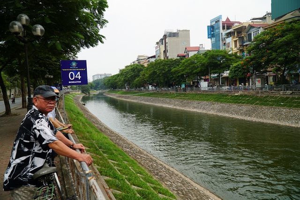 Hà Nội tiếp tục mở cửa xả nước hồ Tây ra sông Tô Lịch - 1 Hà Nội tiếp tục mở cửa xả nước hồ Tây ra sông Tô Lịch - 1