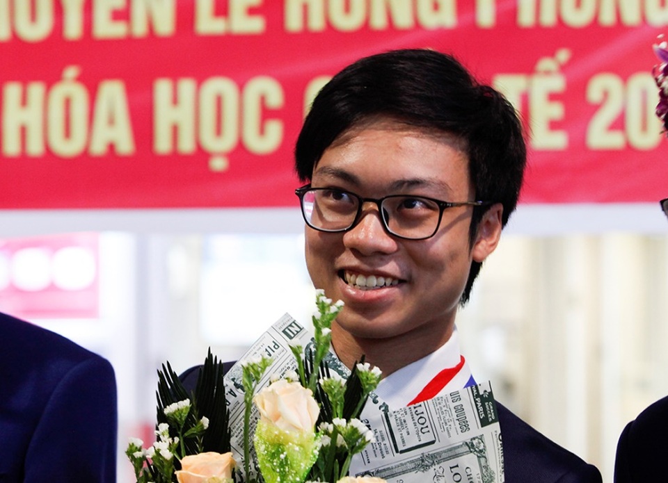 “Bí mật” của chàng trai Vàng đầu tiên đạt điểm tuyệt đối Olympic Hóa học quốc tế - 2 “Bí mật” của chàng trai Vàng đầu tiên đạt điểm tuyệt đối Olympic Hóa học quốc tế - 2