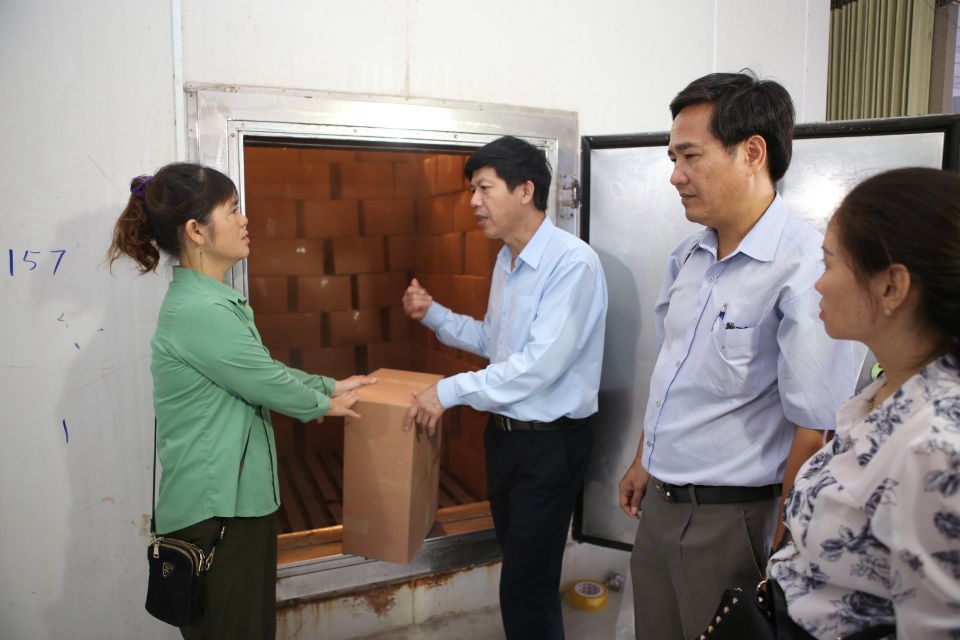 Tồn đọng hơn 1.000 tấn cá khô, người dân “ngồi trên đống lửa”! - 2 Tồn đọng hơn 1.000 tấn cá khô, người dân “ngồi trên đống lửa”! - 2