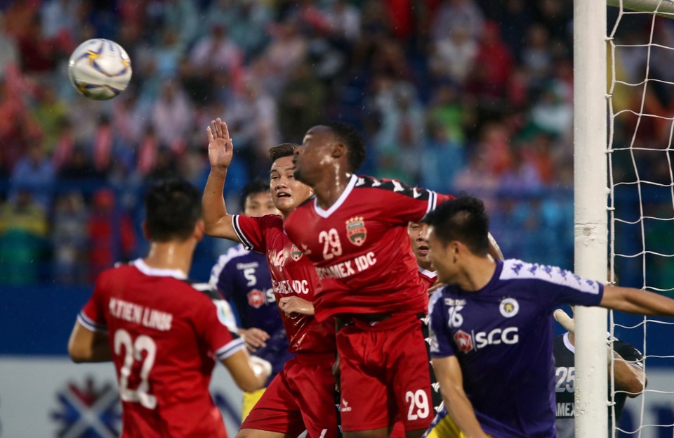 Bình Dương 0-1 CLB Hà Nội: Văn Quyết ghi bàn - 6 Bình Dương 0-1 CLB Hà Nội: Văn Quyết ghi bàn - 6