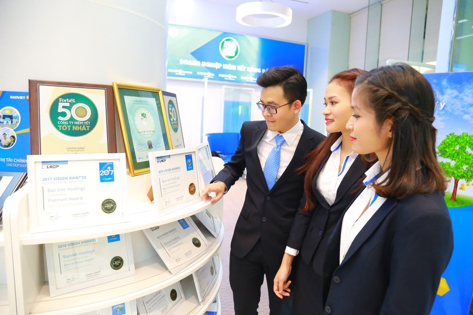 Tập đoàn Bảo Việt tiếp tục giữ vị trí số 1 trong lĩnh vực bảo hiểm nhân thọ và phi nhân thọ - 2 Tập đoàn Bảo Việt tiếp tục giữ vị trí số 1 trong lĩnh vực bảo hiểm nhân thọ và phi nhân thọ - 2