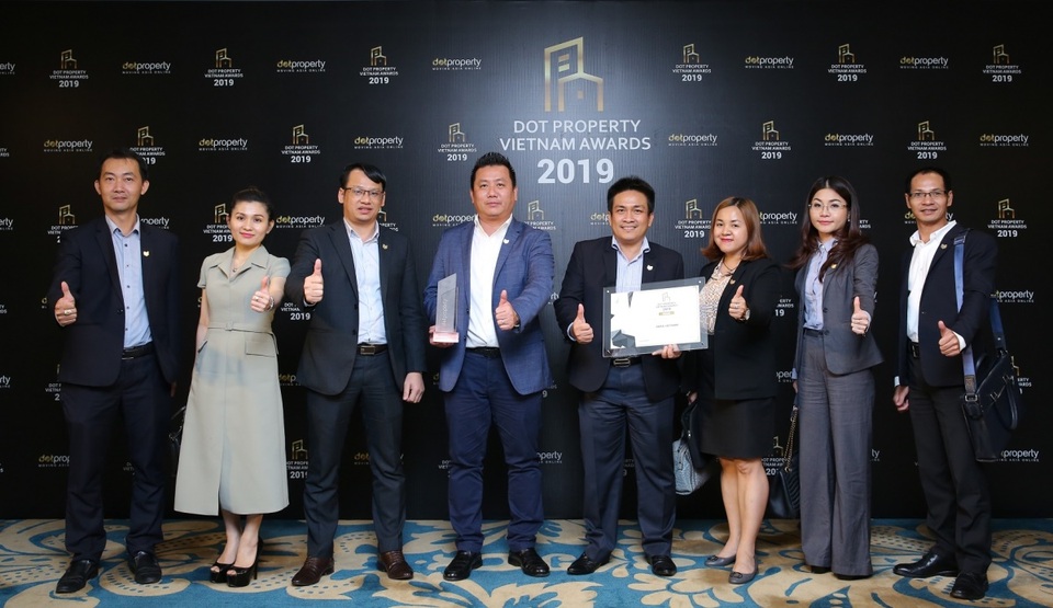 DKRA Vietnam lập cú hat-trick giải thưởng “Nhà phân phối Bất động sản tốt nhất Việt Nam” - 3 DKRA Vietnam lập cú hat-trick giải thưởng “Nhà phân phối Bất động sản tốt nhất Việt Nam” - 3
