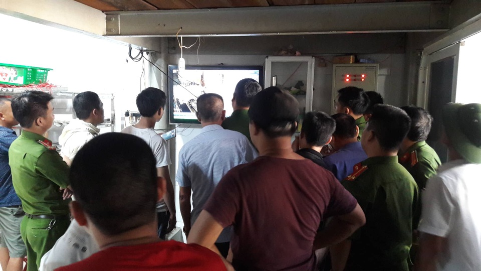 Đổ cả can xăng đốt nhà 2 tầng vì bị từ chối nói chuyện - 2 Đổ cả can xăng đốt nhà 2 tầng vì bị từ chối nói chuyện - 2