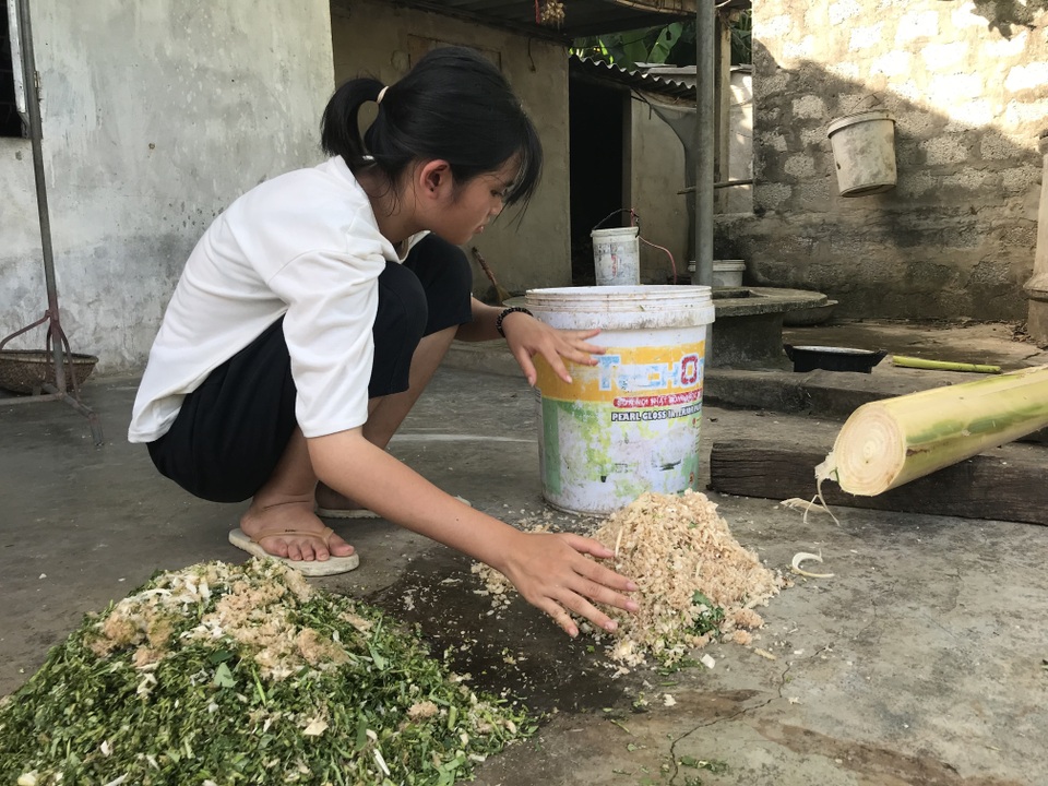 Xót thương những đứa trẻ nheo nhóc lo...người cha không ăn được cơm - 2