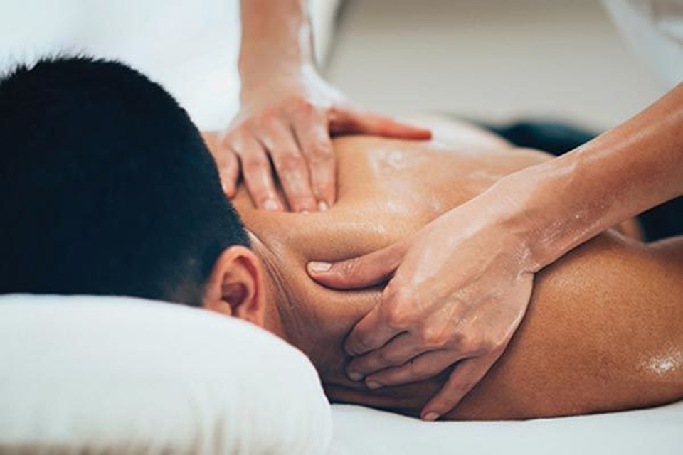 Truyền hình TQ bê nguyên hình ảnh mát xa khỏa thân lên sóng - 1 Truyền hình TQ bê nguyên hình ảnh mát xa khỏa thân lên sóng - 1