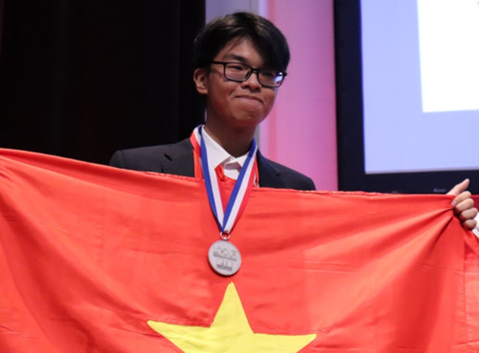 Chàng trai miền núi xuất sắc giành huy chương bạc Olympic Quốc tế - 1 Chàng trai miền núi xuất sắc giành huy chương bạc Olympic Quốc tế - 1