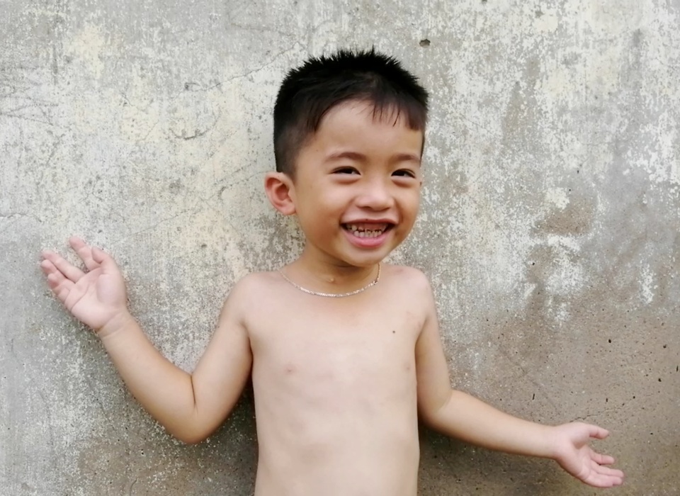 Người đàn bà điếc nửa đời người vẫn đi ở nhờ, nuôi 2 con nhỏ mịt mờ tương lai - 7 Người đàn bà điếc nửa đời người vẫn đi ở nhờ, nuôi 2 con nhỏ mịt mờ tương lai - 7
