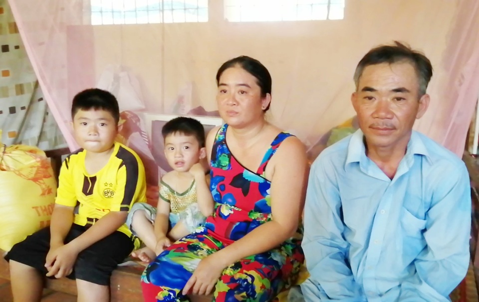 Người đàn bà điếc nửa đời người vẫn đi ở nhờ, nuôi 2 con nhỏ mịt mờ tương lai - 15 Người đàn bà điếc nửa đời người vẫn đi ở nhờ, nuôi 2 con nhỏ mịt mờ tương lai - 15