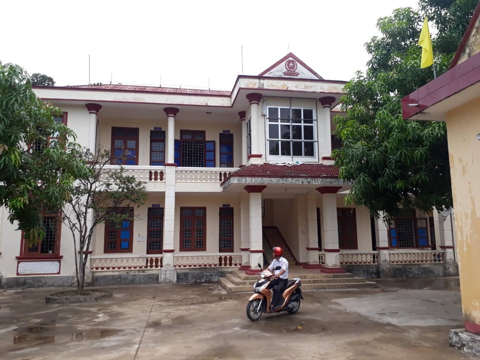 Trộm đột nhập trụ sở xã, khoắng tài sản trị giá gần 100 triệu đồng - 1 Trộm đột nhập trụ sở xã, khoắng tài sản trị giá gần 100 triệu đồng - 1