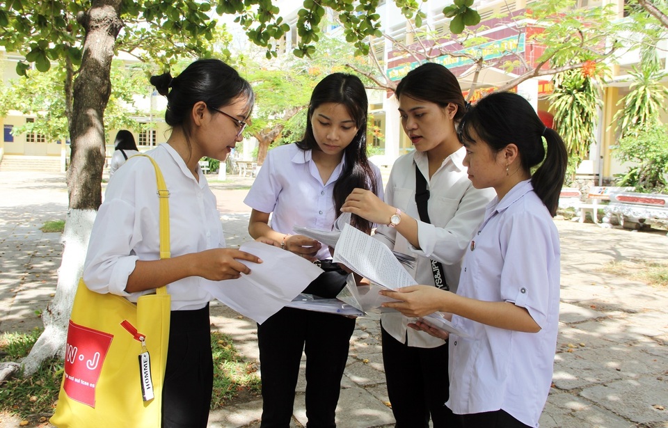 Phú Yên: Thêm 7 thí sinh đỗ tốt nghiệp THPT sau khi phúc khảo bài thi - 1 Phú Yên: Thêm 7 thí sinh đỗ tốt nghiệp THPT sau khi phúc khảo bài thi - 1