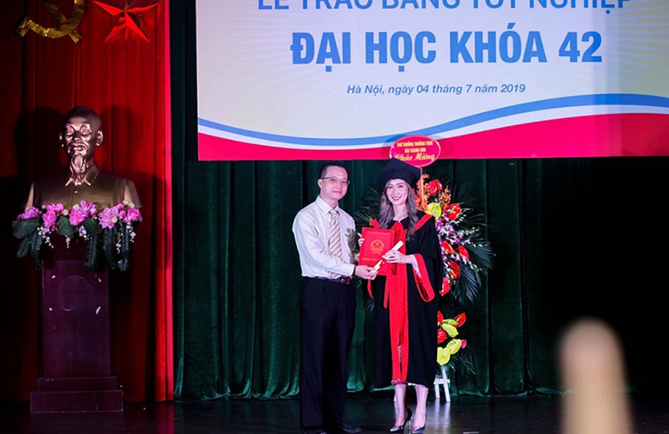 “Bông hồng” Lào gốc Việt xinh đẹp trong lễ tốt nghiệp tại Học viện Ngoại giao - 3 “Bông hồng” Lào gốc Việt xinh đẹp trong lễ tốt nghiệp tại Học viện Ngoại giao - 3