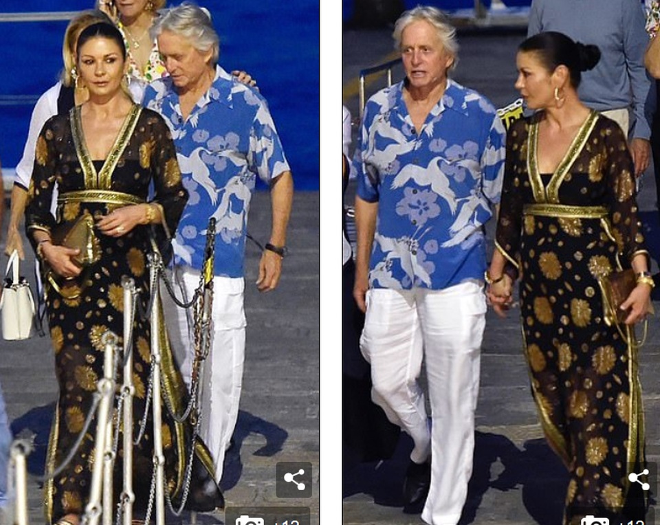 Catherine Zeta-Jones và chồng hơn 25 tuổi đi nghỉ hè ở Ý - 2 Catherine Zeta-Jones và chồng hơn 25 tuổi đi nghỉ hè ở Ý - 2