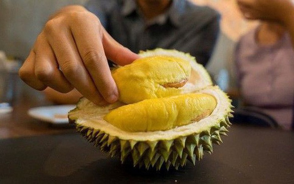 “Học đòi” thử thách ăn mì cay trộn sầu riêng, ca sĩ Malaysia suýt đánh đổi cả tính mạng - 3 “Học đòi” thử thách ăn mì cay trộn sầu riêng, ca sĩ Malaysia suýt đánh đổi cả tính mạng - 3