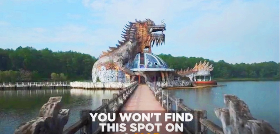 Sửng sốt cảnh công viên nước bỏ hoang ma mị từng lên báo Mỹ bỗng cạn khô trơ cả đáy - 6 Sửng sốt cảnh công viên nước bỏ hoang ma mị từng lên báo Mỹ bỗng cạn khô trơ cả đáy - 6