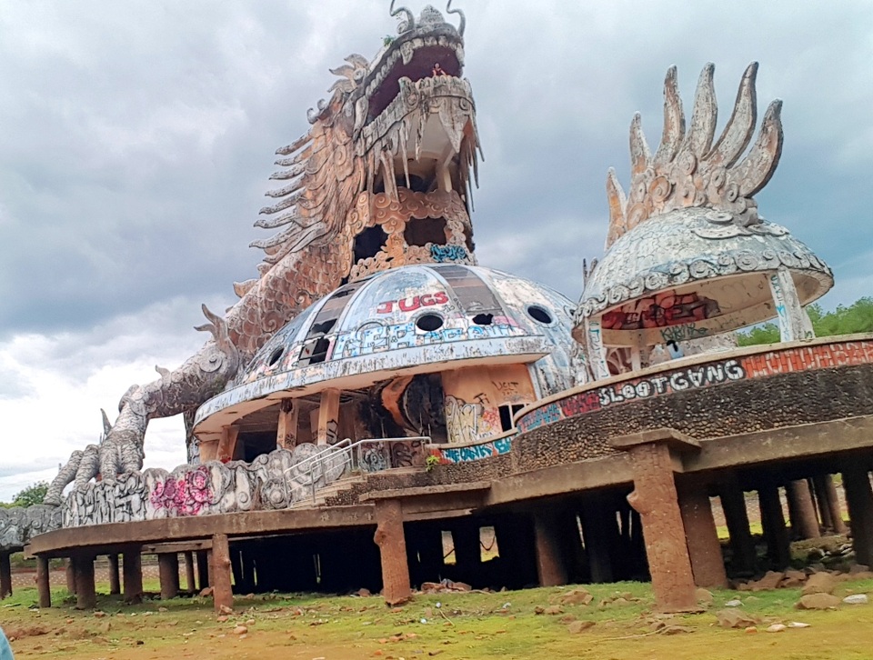 Sửng sốt cảnh công viên nước bỏ hoang ma mị từng lên báo Mỹ bỗng cạn khô trơ cả đáy - 12 Sửng sốt cảnh công viên nước bỏ hoang ma mị từng lên báo Mỹ bỗng cạn khô trơ cả đáy - 12