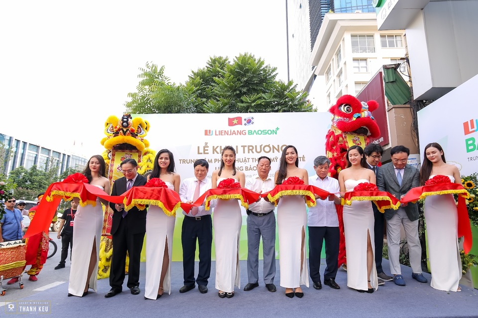 Bệnh viện Bảo Sơn hợp tác với Hàn Quốc khai trương Trung tâm thẩm mỹ liên doanh Việt-Hàn đầu tiên tại Việt Nam - 1 Bệnh viện Bảo Sơn hợp tác với Hàn Quốc khai trương Trung tâm thẩm mỹ liên doanh Việt-Hàn đầu tiên tại Việt Nam - 1