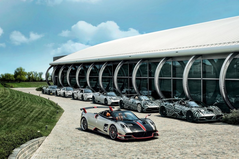 3,5 triệu USD cho cú vảy ga trên Pagani Huayra Roadster BC - 1 3,5 triệu USD cho cú vảy ga trên Pagani Huayra Roadster BC - 1