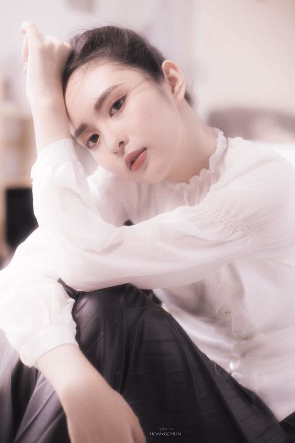 Hoa khôi Đại học Tôn Đức Thắng trong trẻo trong bộ ảnh thanh xuân - 8 Hoa khôi Đại học Tôn Đức Thắng trong trẻo trong bộ ảnh thanh xuân - 8