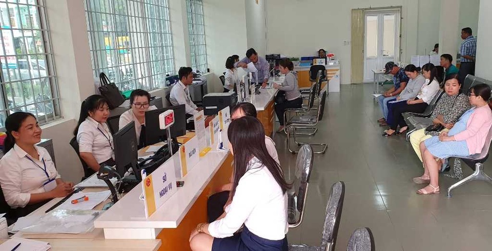 Kiên Giang khai trương Trung tâm phục vụ hành chính “5 hơn, 5 biết” - 2 Kiên Giang khai trương Trung tâm phục vụ hành chính “5 hơn, 5 biết” - 2