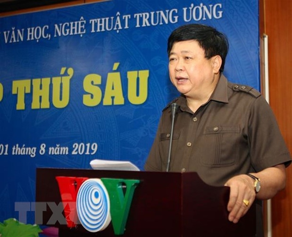 Ban Bí thư tặng thưởng các tác phẩm lý luận, phê bình văn học - 1 Ban Bí thư tặng thưởng các tác phẩm lý luận, phê bình văn học - 1