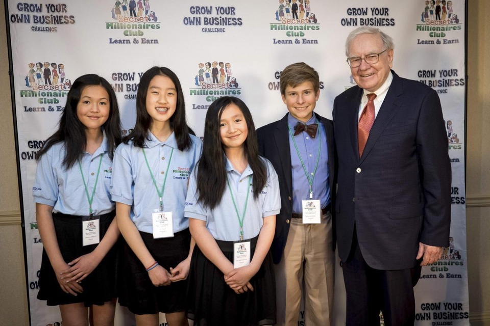 Tỷ phú Warren Buffett: Đây là sai lầm lớn nhất mà cha mẹ mắc phải khi dạy con cái về tiền bạc - 1 Tỷ phú Warren Buffett: Đây là sai lầm lớn nhất mà cha mẹ mắc phải khi dạy con cái về tiền bạc - 1