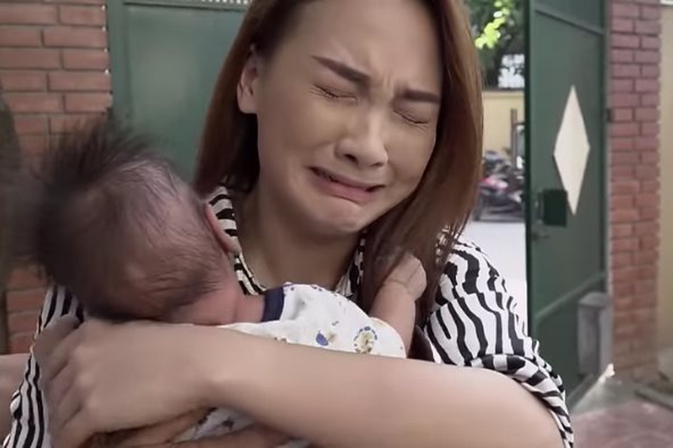 “Về nhà đi con”: Khi tình yêu chớm nở cũng là lúc đong đầy nước mắt - 4 “Về nhà đi con”: Khi tình yêu chớm nở cũng là lúc đong đầy nước mắt - 4