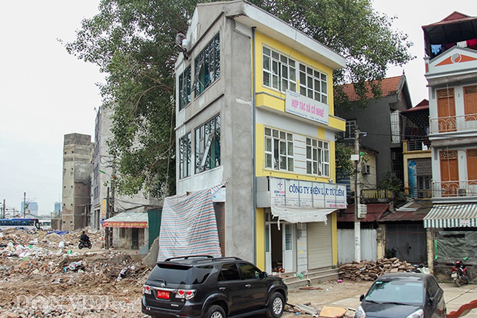 Nhà siêu mỏng, siêu méo trên con đường nghìn tỷ đang xây dựng - 6 Nhà siêu mỏng, siêu méo trên con đường nghìn tỷ đang xây dựng - 6