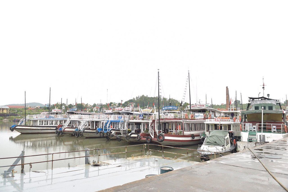 Phó Thủ tướng Trịnh Đình Dũng kiểm tra công tác phòng chống bão số 3 - 4 Phó Thủ tướng Trịnh Đình Dũng kiểm tra công tác phòng chống bão số 3 - 4