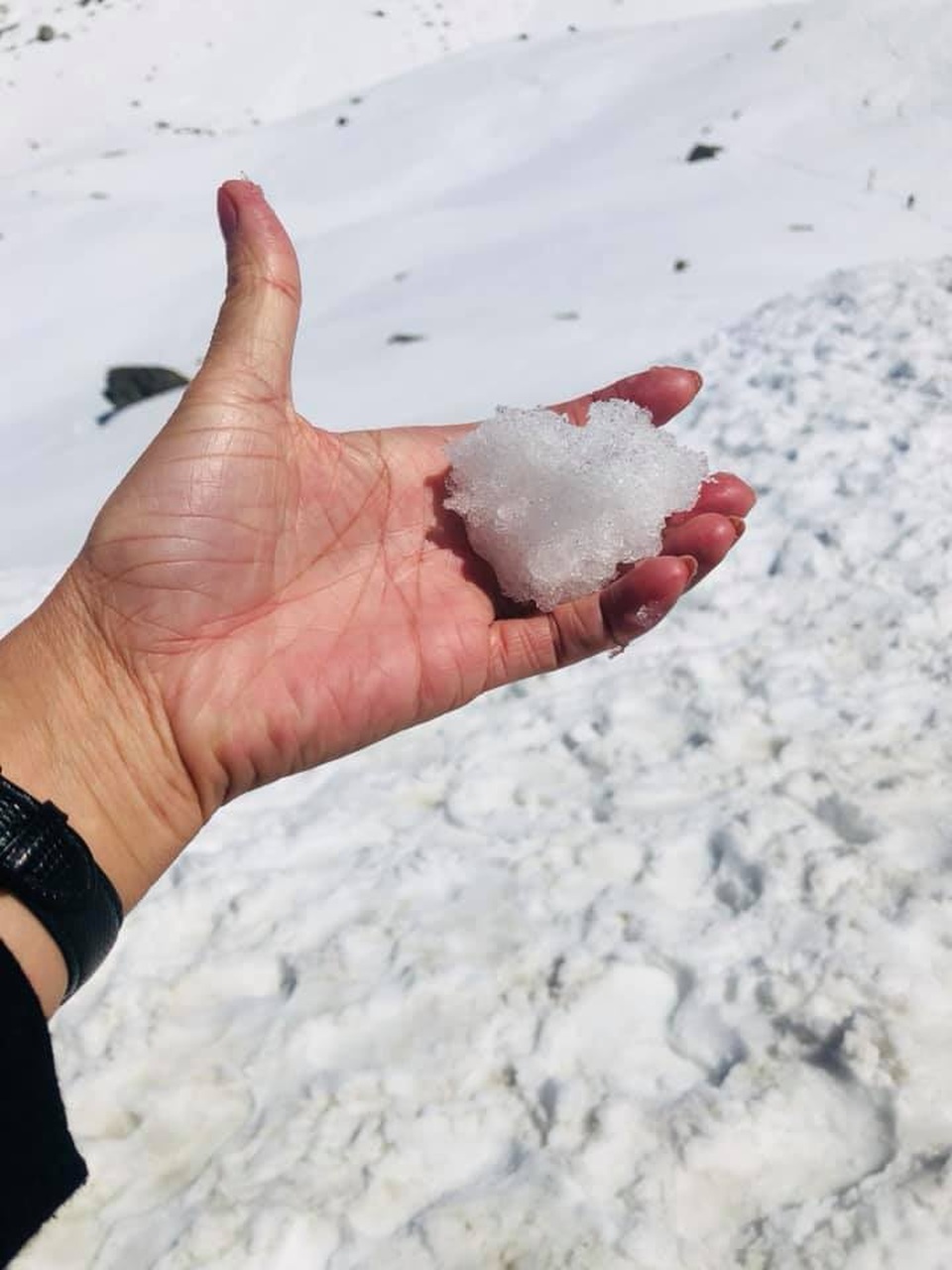 Chi hàng trăm triệu cùng con bước ra bên ngoài, người mẹ vẫn thấy... quá lãi! - 2