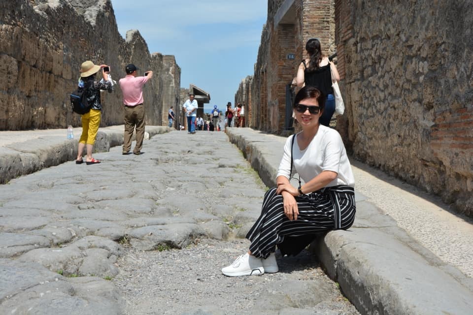 Chi hàng trăm triệu cùng con bước ra bên ngoài, người mẹ vẫn thấy... quá lãi! - 12