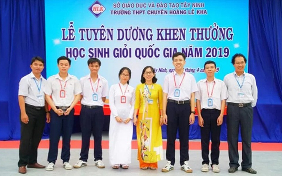 Học sinh giỏi quốc gia được tăng 20,5 điểm sau phúc khảo: “Em tô đáp án rất đậm và cẩn thận” - 1 Học sinh giỏi quốc gia được tăng 20,5 điểm sau phúc khảo: “Em tô đáp án rất đậm và cẩn thận” - 1