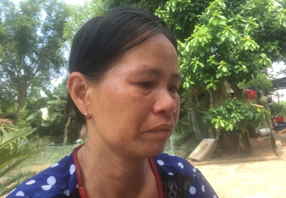 Cha mẹ nghèo bất lực nhìn con quặt quẹo vì 2 lần tai nạn giao thông hút chết - 5 Cha mẹ nghèo bất lực nhìn con quặt quẹo vì 2 lần tai nạn giao thông hút chết - 5