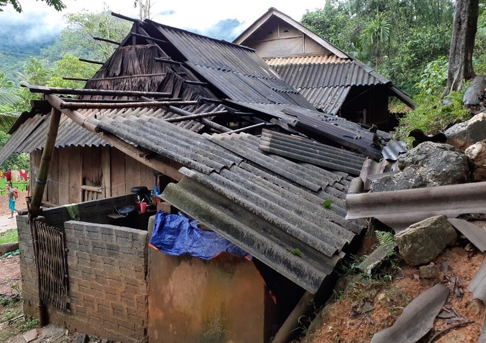 Bố trí tàu, ôtô và huy động hàng trăm chiến sĩ sẵn sàng ứng phó bão số 3 - 6 Bố trí tàu, ôtô và huy động hàng trăm chiến sĩ sẵn sàng ứng phó bão số 3 - 6