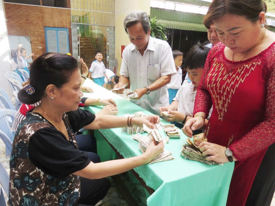 Bạc Liêu: Nuôi heo đất khuyến học “thu” hơn 17 tỷ đồng - 2 Bạc Liêu: Nuôi heo đất khuyến học “thu” hơn 17 tỷ đồng - 2