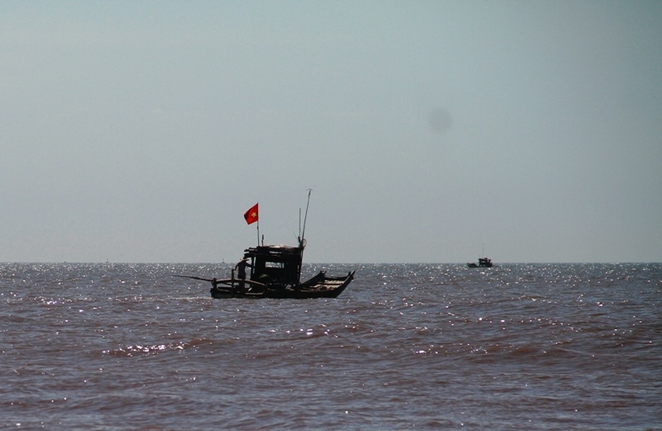 Bố trí tàu, ôtô và huy động hàng trăm chiến sĩ sẵn sàng ứng phó bão số 3 - 11 Bố trí tàu, ôtô và huy động hàng trăm chiến sĩ sẵn sàng ứng phó bão số 3 - 11