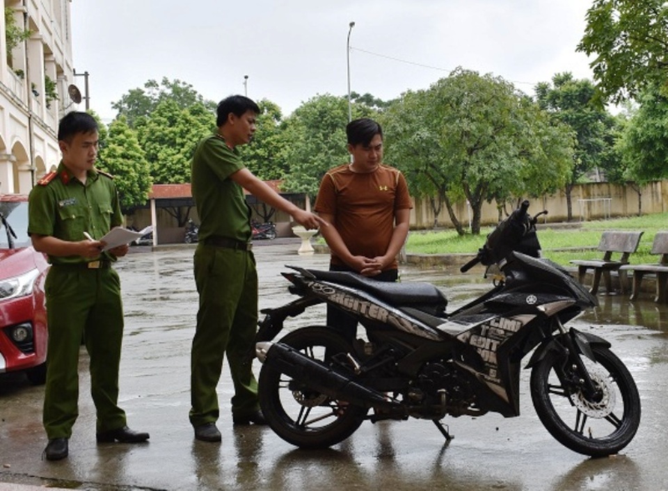 Đôi nam nữ chuyên hành nghề cướp giật “sa lưới” - 3 Đôi nam nữ chuyên hành nghề cướp giật “sa lưới” - 3