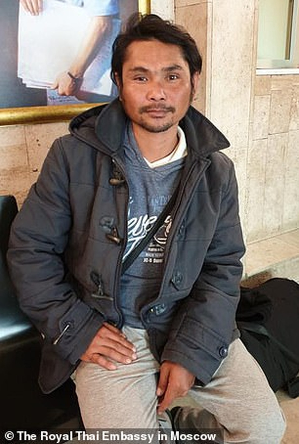 Uống rượu chờ máy bay, hành khách say khướt suốt 43 ngày - 2 Uống rượu chờ máy bay, hành khách say khướt suốt 43 ngày - 2