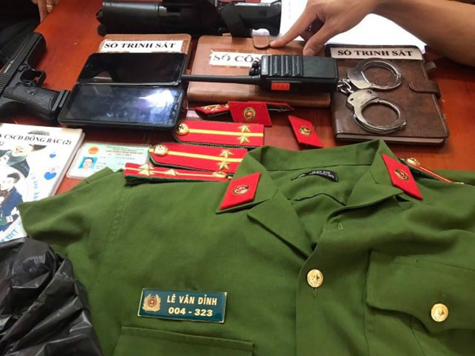 Giả danh công an, lừa đảo hơn 4 tỷ đồng - 2 Giả danh công an, lừa đảo hơn 4 tỷ đồng - 2