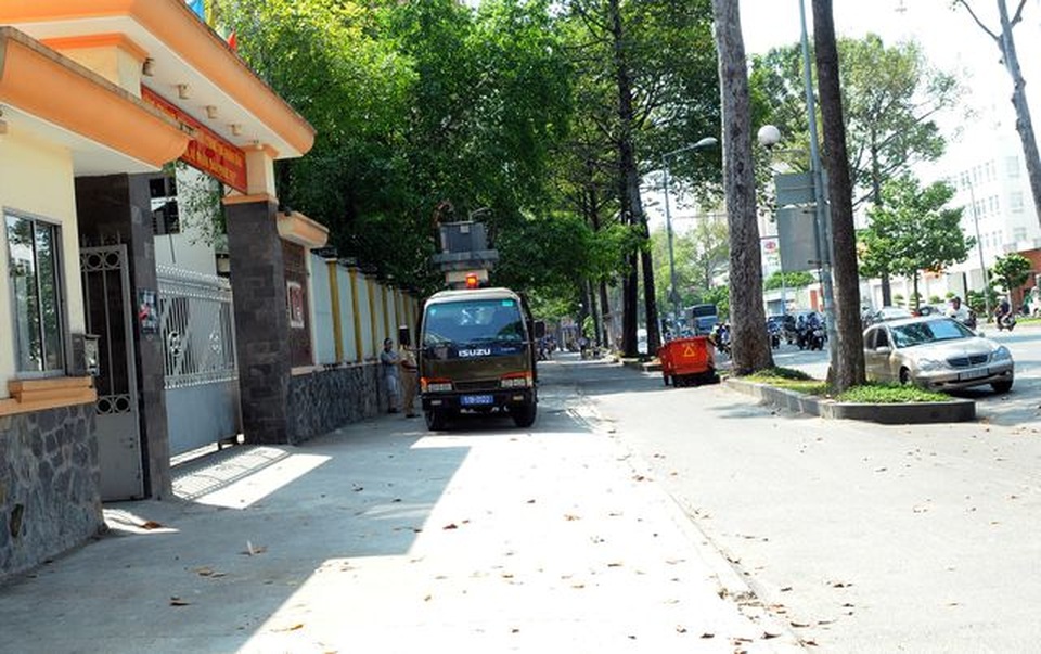 Cảnh sát giao thông tiếp nhận clip người dân cung cấp để phạt nguội - 1 Cảnh sát giao thông tiếp nhận clip người dân cung cấp để phạt nguội - 1