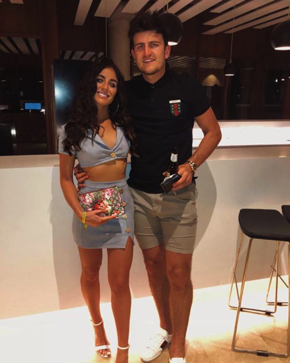 Cổ động viên MU “điên đảo” vì cô bạn gái xinh đẹp của Harry Maguire - 5 Cổ động viên MU “điên đảo” vì cô bạn gái xinh đẹp của Harry Maguire - 5